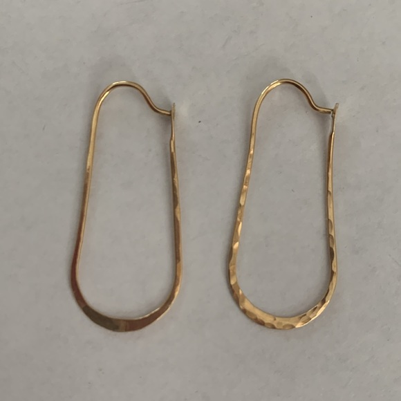 Hand-made thin gold earrings. - Picture 3 of 3